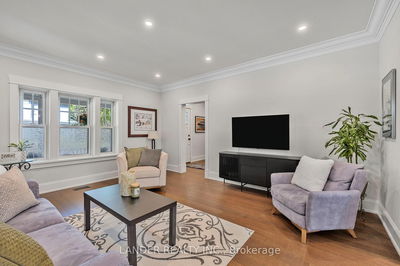 36 King St, East Gwillimbury - Mt Albert image-0-4