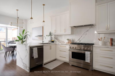 15 Botelho Circ, Aurora - Bayview Southeast image-0-3