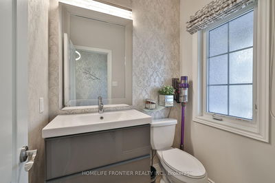 14 Charmuse Lane, East Gwillimbury - Holland Landing image-0-4