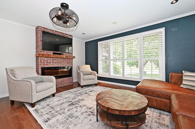 15 Earls Crt, East Gwillimbury - Holland Landing image-0-4