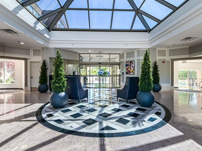 Unit 110 — 14924 Yonge St, Aurora - Aurora Highlands image-0-1