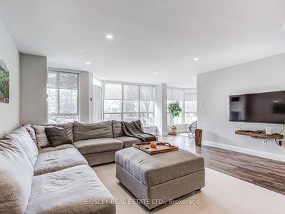 Unit 110 — 14924 Yonge St, Aurora - Aurora Highlands image-0-3