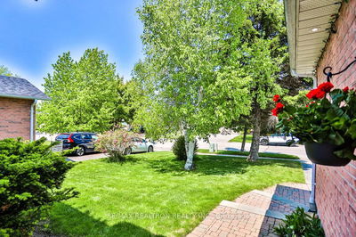 26 Colony Trail Blvd, East Gwillimbury - Holland Landing image-0-3
