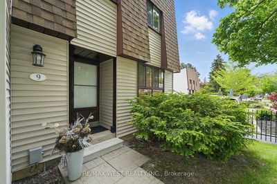 Unit 9 — 189 Springhead Gdns, Richmond Hill - North Richvale image-0-1