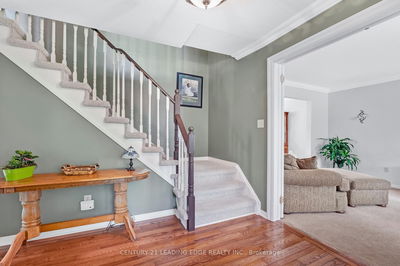 40 Birchard Blvd, East Gwillimbury - Mt Albert image-0-2