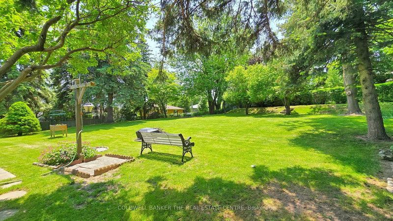 122 Valleyview Cres W, Bradford West Gwillimbury, L3Z 1S7 | Image 3