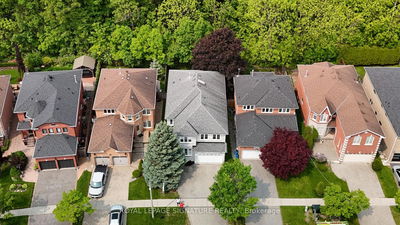 88 Larratt Lane, Richmond Hill - Westbrook image-0-2
