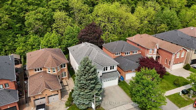 88 Larratt Lane, Richmond Hill - Westbrook image-0-3