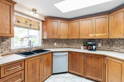 81 Corner Brook Tr, Innisfil - Alcona image-0-4