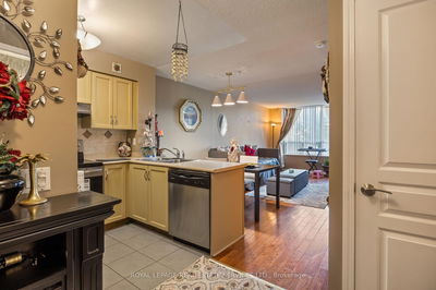 Unit 101 — 9 Northern Heights Dr, Richmond Hill - Langstaff image-0-4