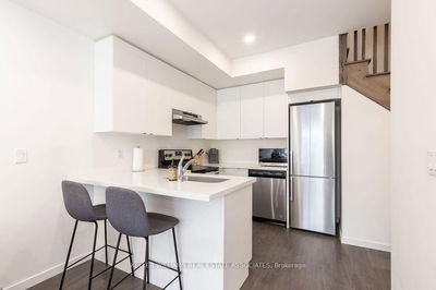 Unit 93 — 500 Alex Gardner Circ, Aurora - Aurora Heights image-0-3