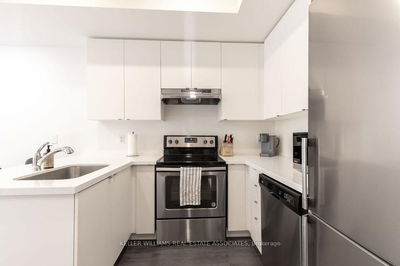 Unit 93 — 500 Alex Gardner Circ, Aurora - Aurora Heights image-0-4