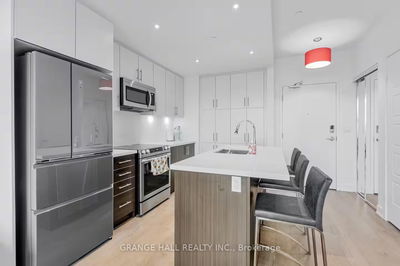 Unit 420 — 375 Sea Ray Ave, Innisfil - Rural Innisfil image-0-3