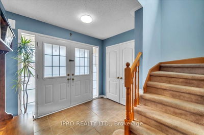 469 king St, East Gwillimbury - Mt Albert image-0-3