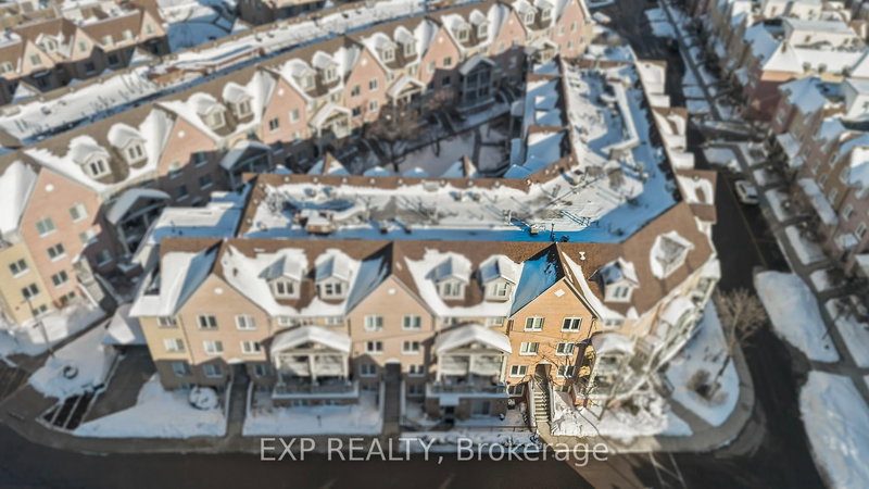 712 - 75 Weldrick Rd E, Richmond Hill, L4C 0H9 | Image 2