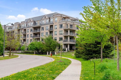 Unit 422 — 180 John West Way, Aurora - Bayview Wellington