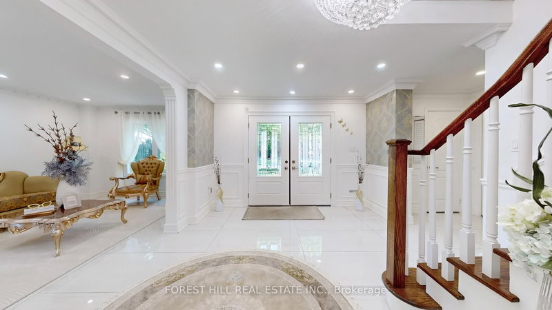 133 Arten Ave, Richmond Hill, L4C 9Y3 | Image 2