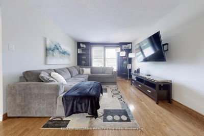 108 Armitage Dr, Newmarket - Central Newmarket image-0-3