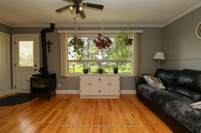 15 Nancy Ave, Brock - Beaverton image-0-3