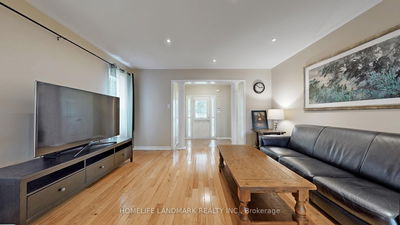 34 Wallwark St, Aurora - Bayview Northeast image-0-4
