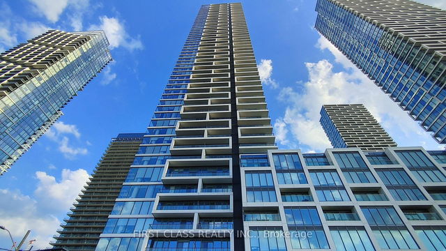 3906 - 950 Portage Parkway