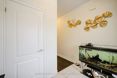 24 Briarfield Ave, East Gwillimbury - Sharon image-0-2