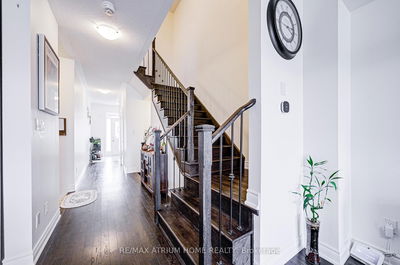 24 Briarfield Ave, East Gwillimbury - Sharon image-0-4