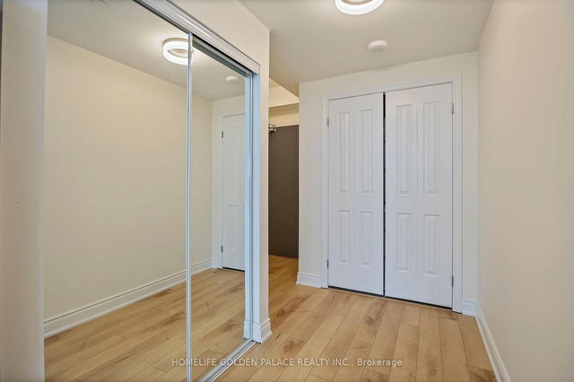 902 - 9618 Yonge Street