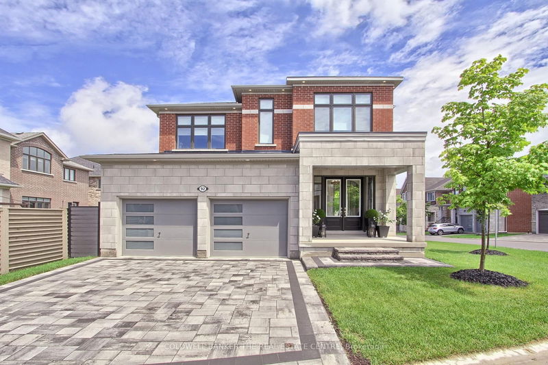 92 Maple Fields Circ, Aurora - Aurora Estates image-0-0