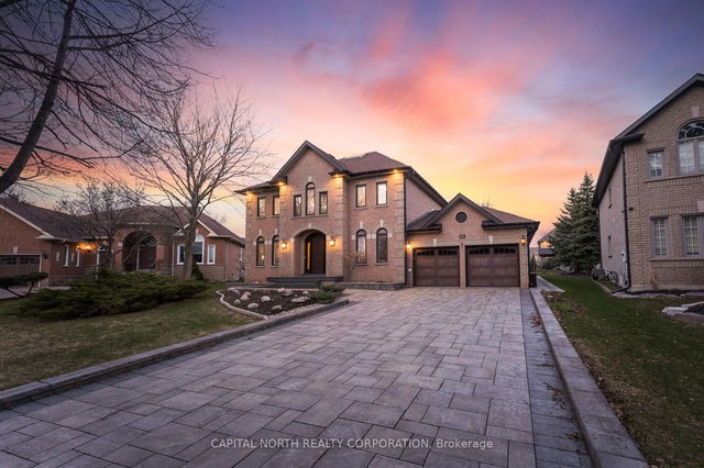 82 Harvester Crescent