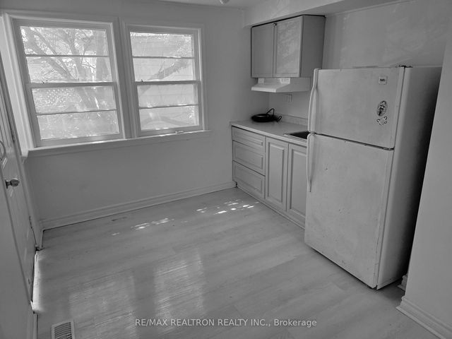 Apartment A - 15411 Yonge Street