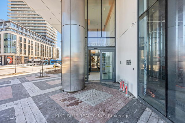 1803 - 950 Portage Parkway
