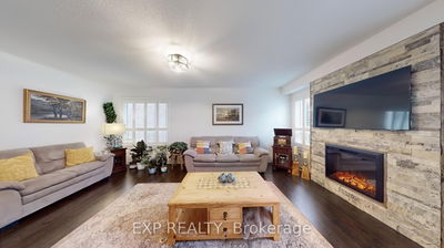 136 Donald Stewart Cres, East Gwillimbury - Mt Albert image-0-4