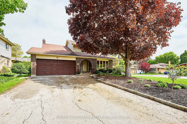 11 Innis Crescent