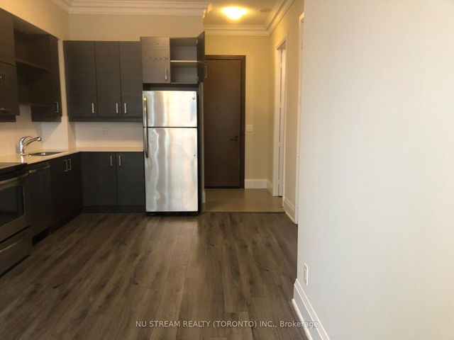 Ph08 - 8228 Birchmount Road