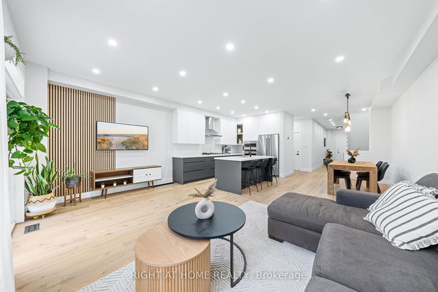 13 - 8777 Dufferin Street