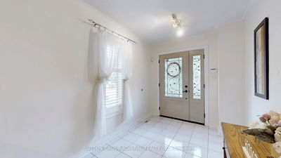 7 Rockview Gdns, Vaughan - Concord image-0-2