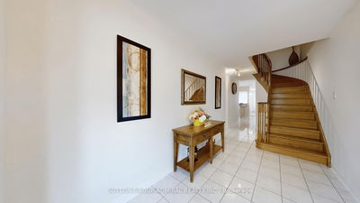 7 Rockview Gdns, Vaughan - Concord image-0-3