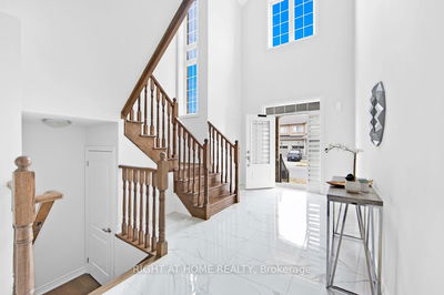 46 Frederick Taylor Way, East Gwillimbury - Mt Albert image-0-3