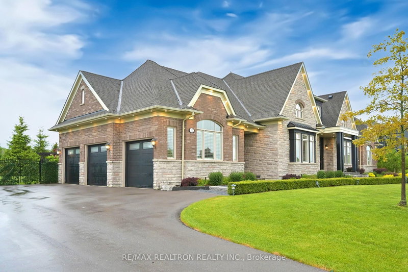 15 Pine Vista Ave, Whitchurch-Stouffville, L4A 1R9 | Image 2