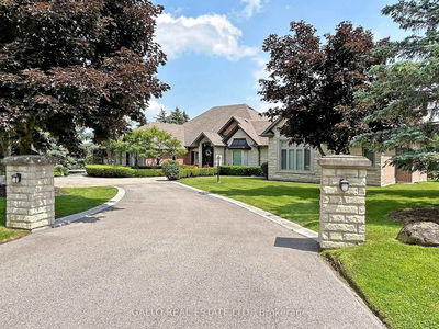 56 Offord Cres, Aurora - Bayview Southeast image-0-3