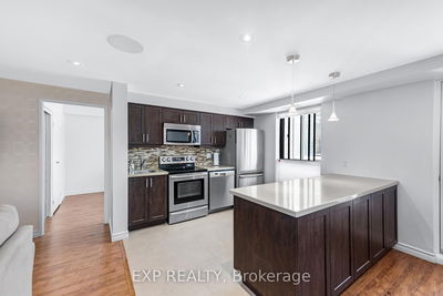 Unit 104 — 15390 Yonge St, Aurora - Aurora Heights image-0-3
