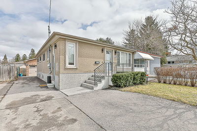 13 Richardson Dr, Aurora - Aurora Highlands