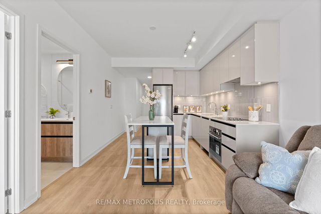 303 - 8 Beverley Glen Boulevard