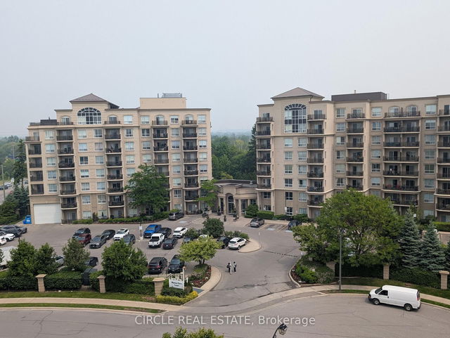 401 - 8 Maison Parc Court