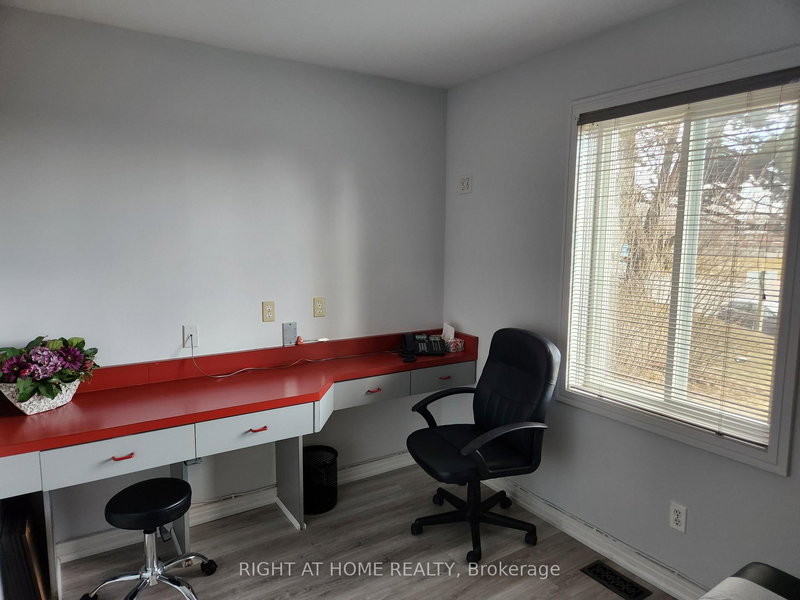 Main floor - 10014 Yonge St N, Richmond Hill, L4C 1T8 | Image 3