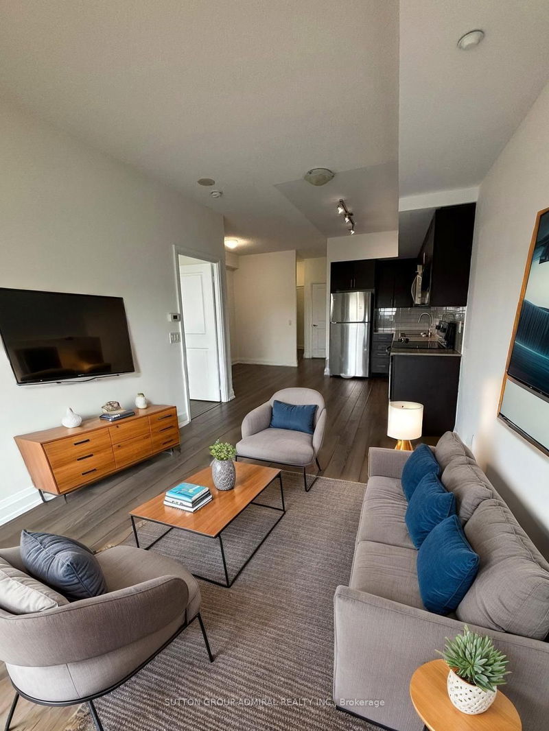 home for lease on 503-7890 Bathurst Street