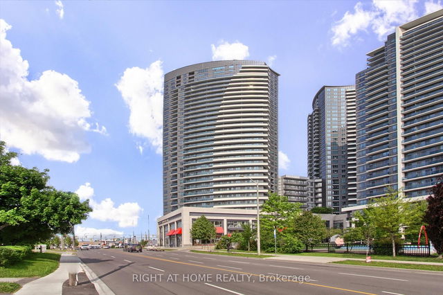 422 - 7161 Yonge Street