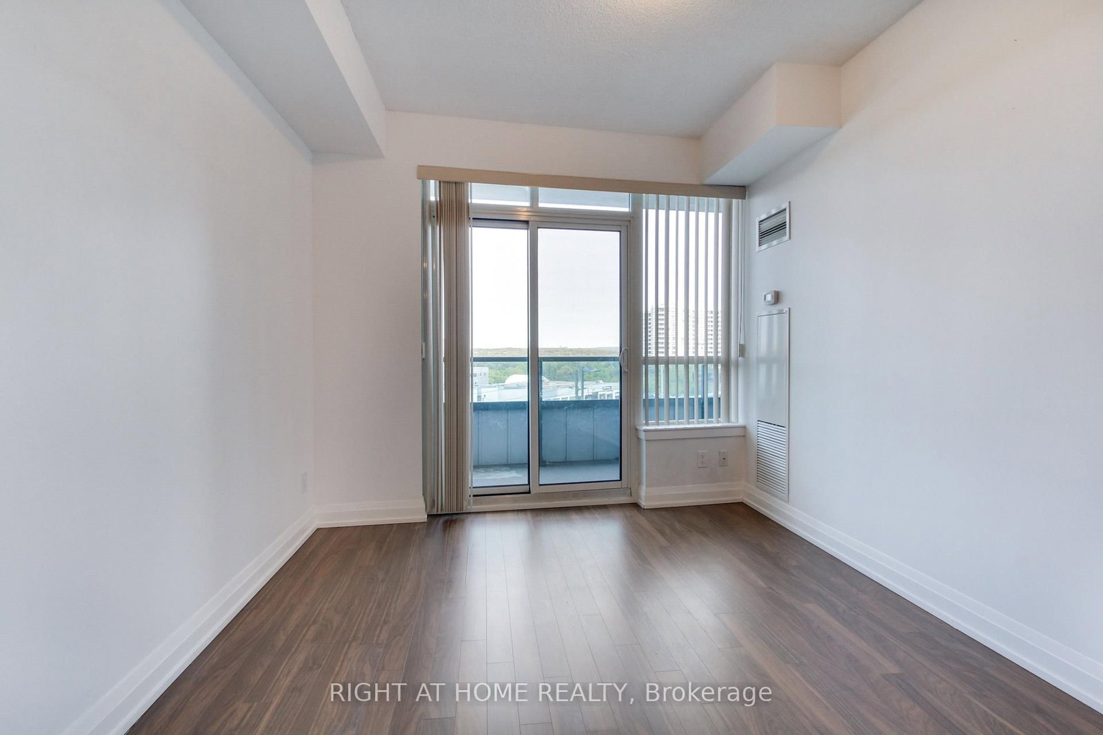 7161 Yonge Street, Unit 422 - Photo 13