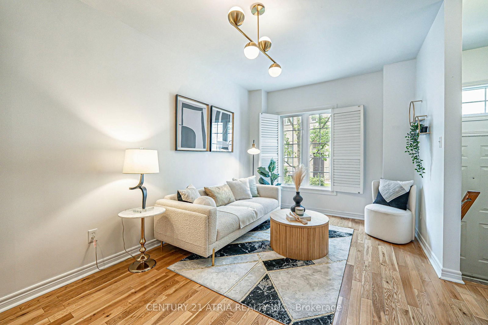 Listing Image 0